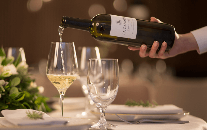 Kieliszki na barze Four