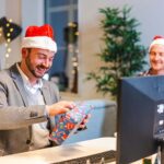 wigilia firmowa wręczanie prezentów